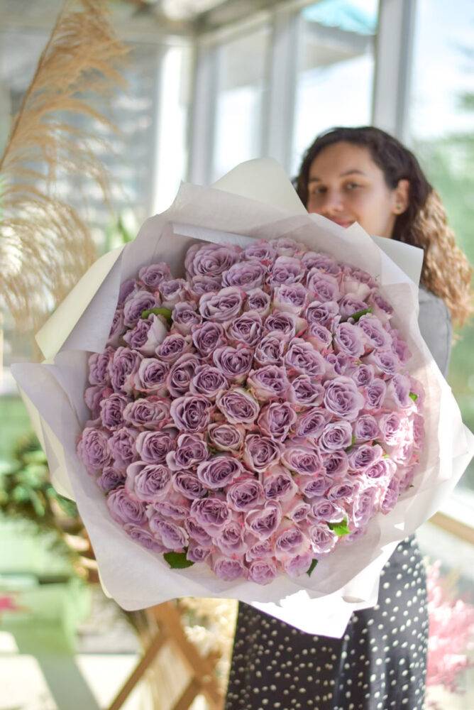 Букет из 101 розы Memory Lane от festivalshop.ru